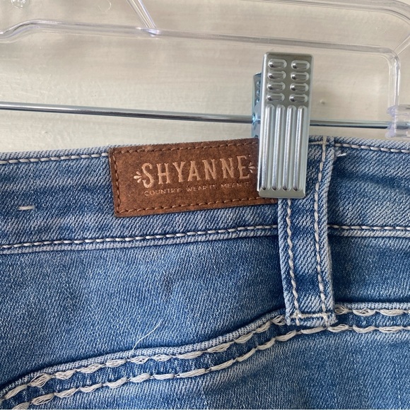 SHYANNE Western Country Rodeo Embroidered Flare Jeans Women's Size 29 - Picture 6 of 9